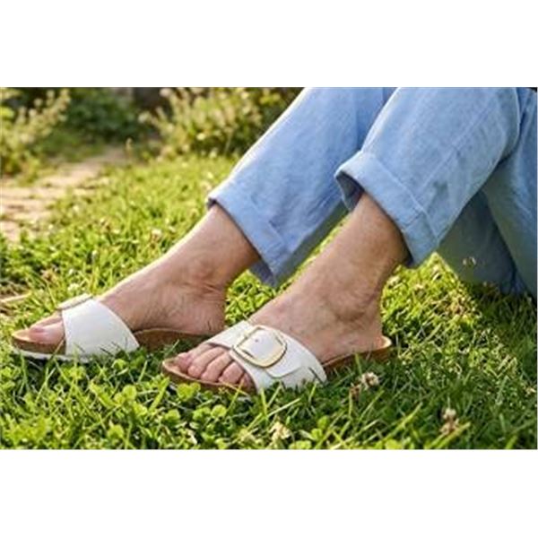 White Coco Sandal, Size 38, Model 7220