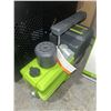 Image 7 : Harvest Right Freeze Dryer with Accessories