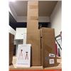 Image 2 : Contemporary Tripod Floor Lamp, Black