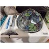 Image 4 : Leaf Pattern Stained Glass Table Lamp