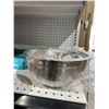 Image 3 : 5-Piece Stainless Steel Bowl Set with Lids **Stock image may not be exact**