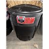 Image 2 : Rubbermaid Roughneck 32 Gallon Trash Can