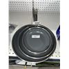 Image 2 : Tramontina 3 Piece Stainless Steel Ceramic Non-Stick Skillet Set