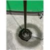 Image 4 : QF0402H Standing Floor Lamp with Gold Shade