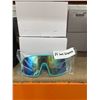 Image 2 : 24 Pairs of Sunglasses