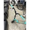 Image 3 : Breeze Scooter with Flat Tires