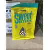 Image 2 : Sweet Sixteen Rainbow Filled Licorice 100g