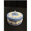 Image 5 : Very Nice Vintage Wedgewood Blue Jasperware Trinket Lidded Dish 5" Diameter