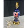 Image 4 : Vintage Moorcroft Anemone Pattern Table Lamp 14.5" Tall