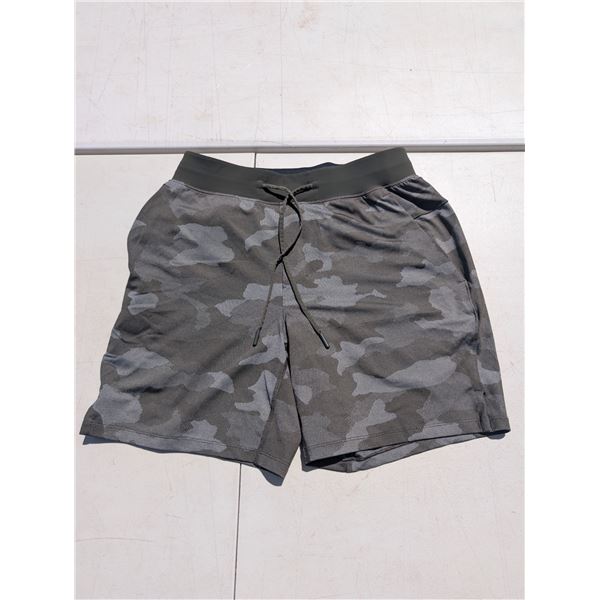 Lululemon Shorts Size M Camouflage