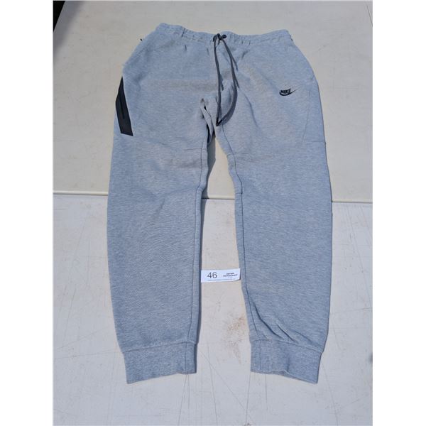 Nike Sportswear Tech Fleece Joggers Heather Gray Size M