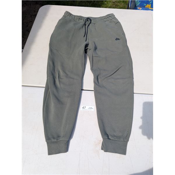 Nike Sportswear Tech Fleece Joggers Green Size M