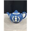 Image 2 : Vintage Wedgewood Jasperware Lot Teapot, Trinket Box, and Jug