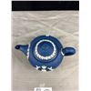 Image 5 : Vintage Wedgewood Jasperware Lot Teapot, Trinket Box, and Jug