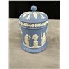 Image 9 : Vintage Wedgewood Jasperware Lot Teapot, Trinket Box, and Jug