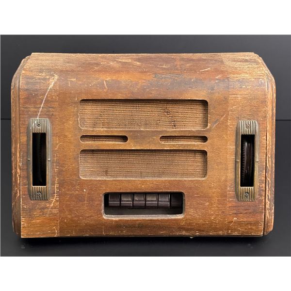 1938 General Electric Model GD-60 Tube Radio