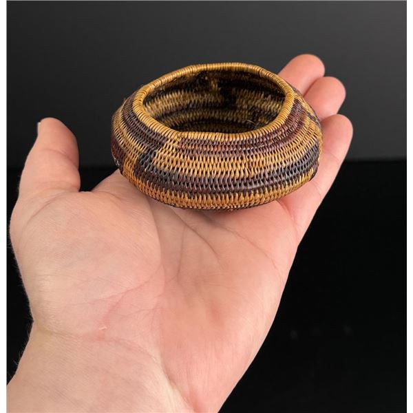 Pomo Native American Indian Gift Basket