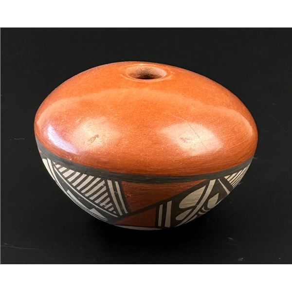Bessie Yepa Jemez Pueblo Pottery Seed Pot