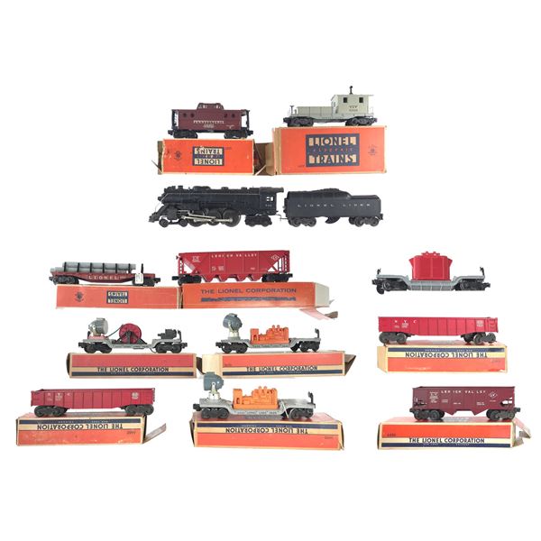 Lionel 746 Steam Engine w/Tender & Assorted Cars