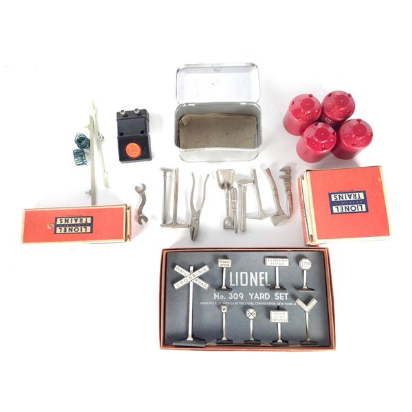 (4) Assorted Lionel Accessories
