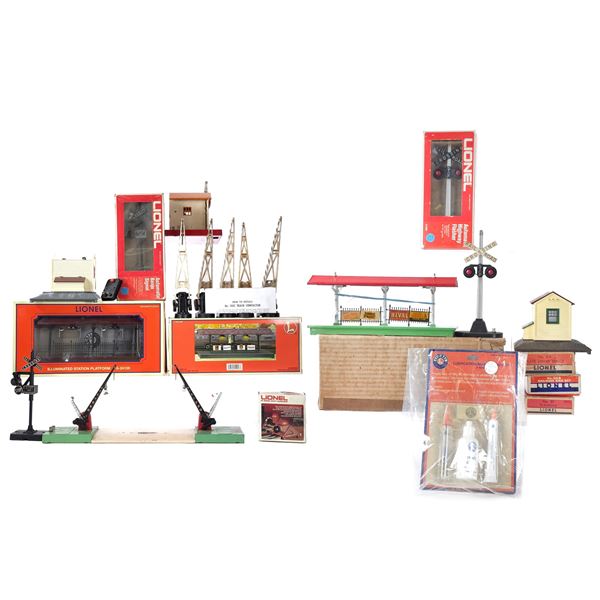 Lionel Assorted Train Accessories