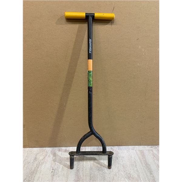 Fiskars Coring Lawn Aerator