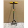 Image 1 : Fiskars Coring Lawn Aerator