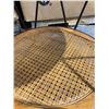 Image 7 : Metal and Wicker Table