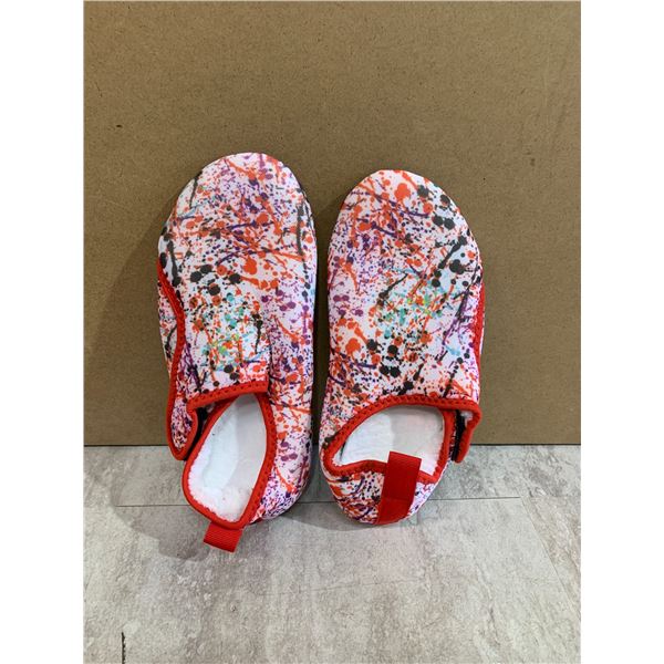 Lightweight House Slippers - Size 5-6 Womens