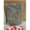 Image 4 : 4 Pack of Summer Outfits for Dogs - 2XL (SMALL DOG)
