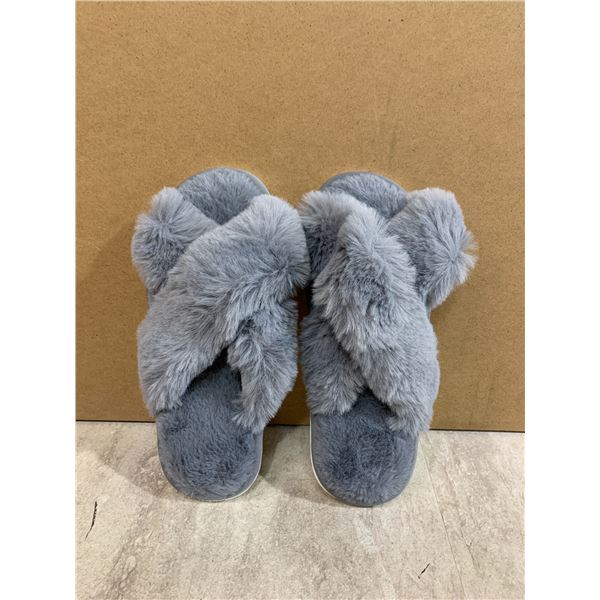 Women's Medium Open Toe Fluffy Memory Foam Slippers