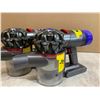 Image 15 : Lot of 2 Dyson Hand Held Vacuum Cleaners Untested