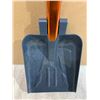 Image 2 : Folding Shovel With Aluminum Handle