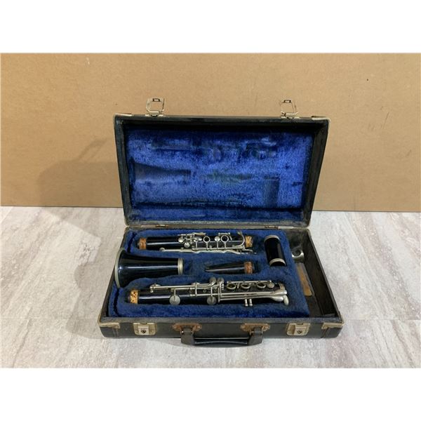 Vintage Jubilee Brand Bb Clarinet in Case