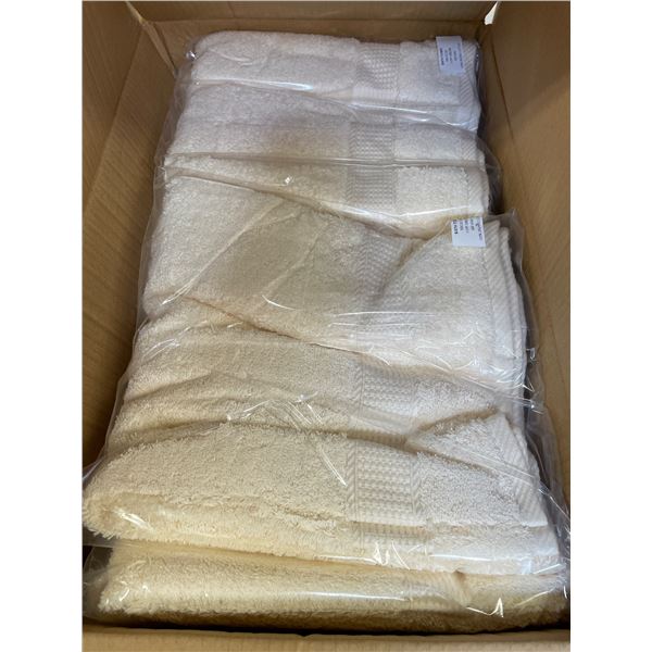 Box of New Organic 100% Cotton Bath Towel, Ivory, Size 70x132 cm (Approx. 22 Pcs) - R.V. $89.99/pcs