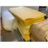 Image 4 : Group of Foam Pads and Cotton Fibers