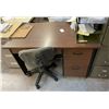 Image 4 : 5-Pcs Office Lot: Wooden Shelf (Shelf H64"), Desk (W48" x 29"), Chair, 2 Filing Cabinets