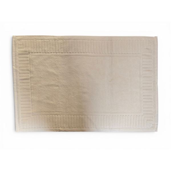 Organic Cotton Bath Mats, Ivory - Size: 20" x 30", 600 GSM / approx. Quant: 21 pcs (1 Box). R.V. $59