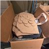 Image 7 : Room Lot - includes 2 Desks/Set of Folding Chairs/Duvet Samples/Electronics/New Bags & More (Must ta