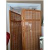 Image 3 : Décor Lot - includes Rattan Divider, Cushion Display Stand, Fan & Mirror