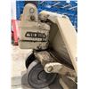 Image 2 : Crown Manual Pallet Jack - Good working condition