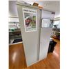 Image 1 : White Cabinet