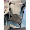 Image 3 : 3x Assorted Office Chairs, Round Table, and Misc. Desk Accessories