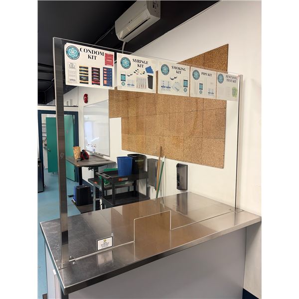 Group of 2 Plexiglass