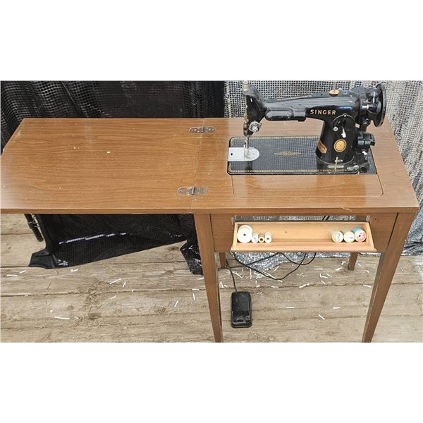 Singer Sewing Machine Model AM341267 in Wood Cabinet With Accessories