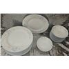 Image 2 : Porcelain Dinnerware Set with Floral Pattern, 28 Pieces