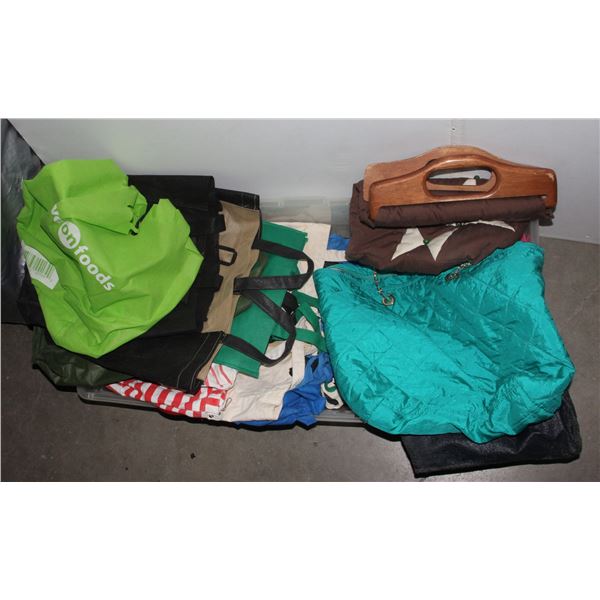 LARGE LOT OF WOMEN'S BAGS AND SHOPPING BAGS
