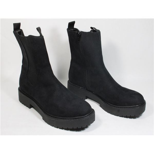 TIME AND TRU WOMEN'S BOOTS SIZE 8