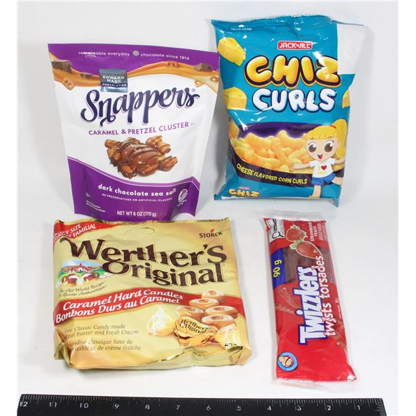 ASSORTED SNACK & CANDY PACK 560G