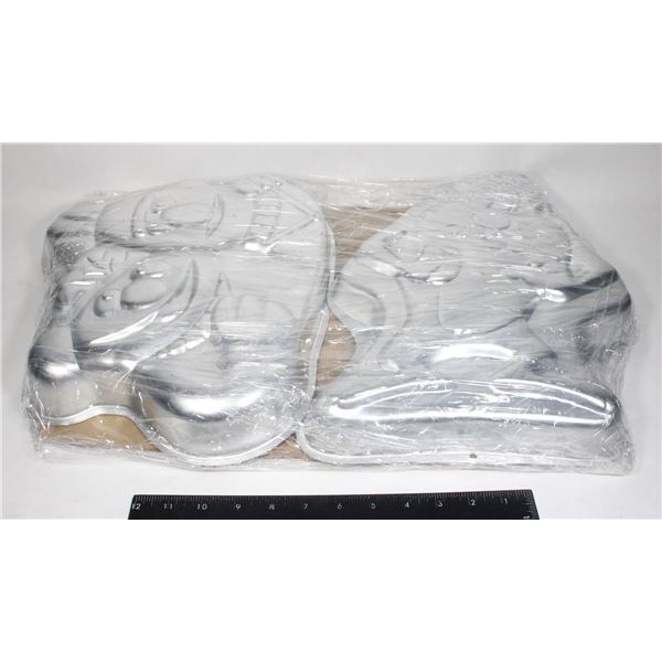 WILTON TASMANIAN DEVIL CAKE PAN, BERT & ERNIE